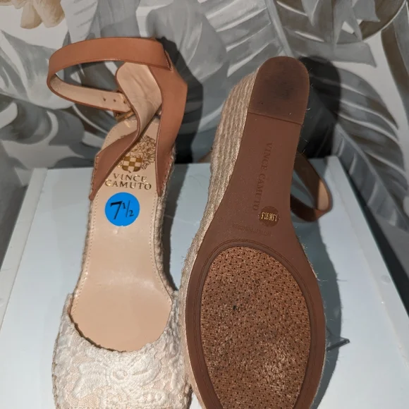 Vince Camuto wedge - Picture 4 of 4